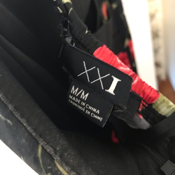 Forever 21 Black and Red Rose Print Dress - Picture 4 of 4